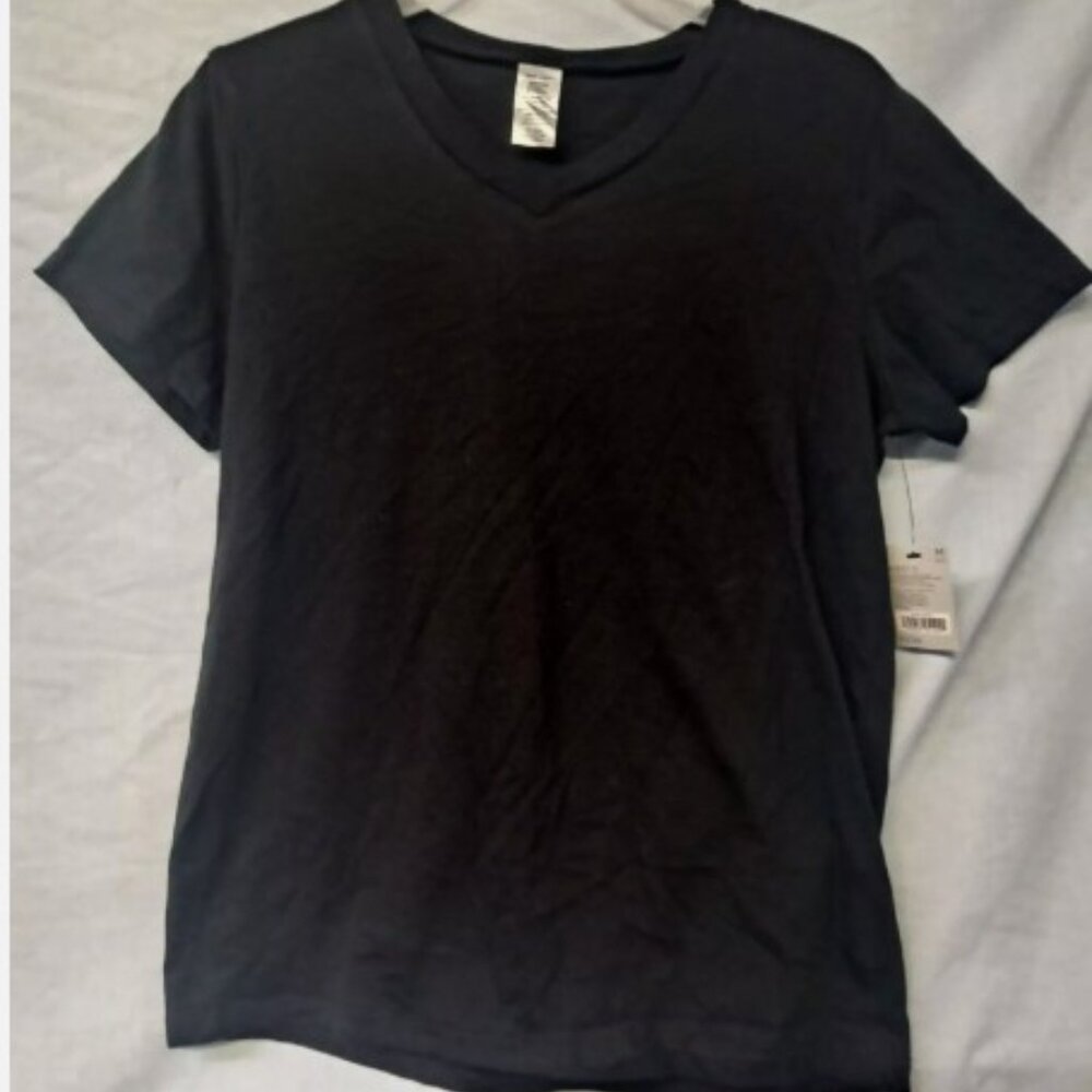 West Loop Women's Short Sleeve Black V-neck Short Sleeve Shirt NWT